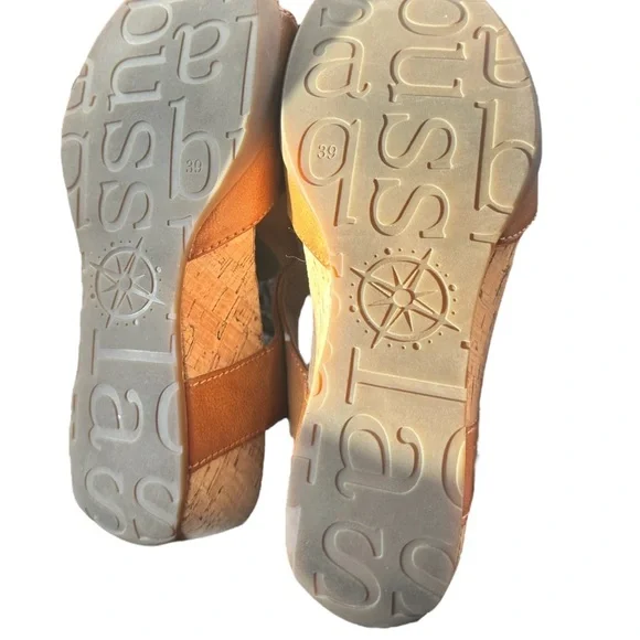 BUSSOLA -NORMA CUOIO - WOMENS SIZE 39 gently used - Picture 4 of 4